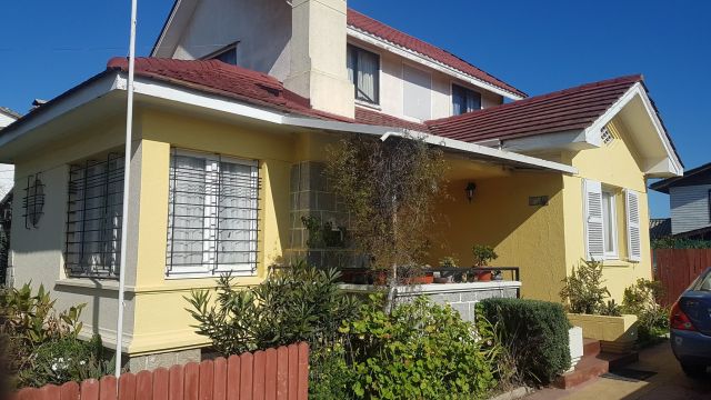 HERMOSA CASA EN SECTOR RESIDENCIAL DE QUILPUE